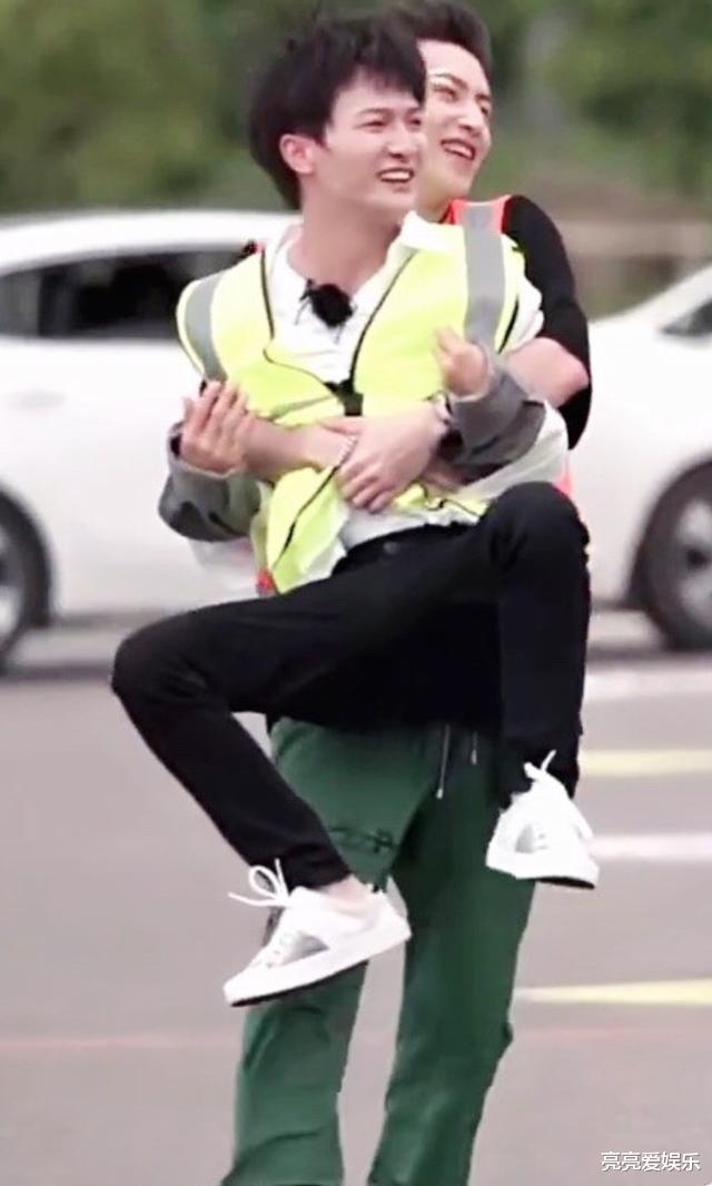 周深|盘点周深背着我们到底唱过多少主题曲,这次的《无限》差点错过