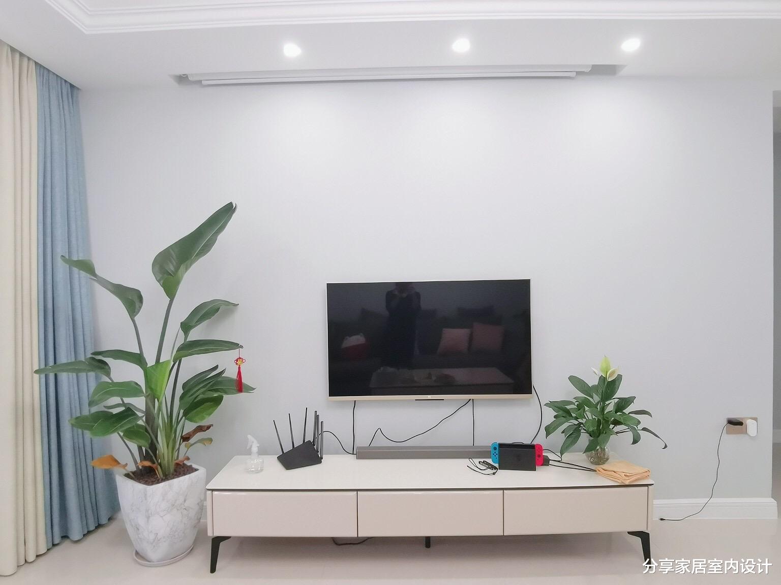 「」越来越多人家里不做电视墙，看她家装修，大多年轻人都喜欢，晒晒