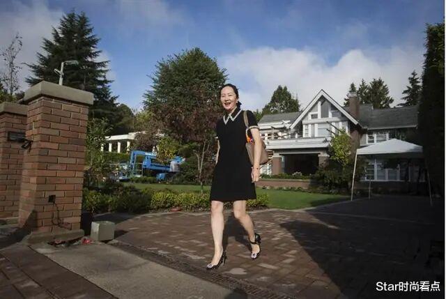 孟晚舟▲华为老总女儿孟晚舟:输了官司不输气场!脚拷穿出不卑不亢时尚感