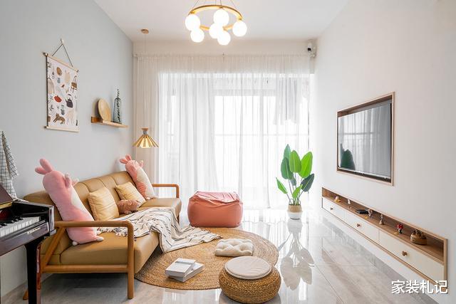 「」这大概是我见过最温柔的家，67平两房一厅，用简装诠释生活