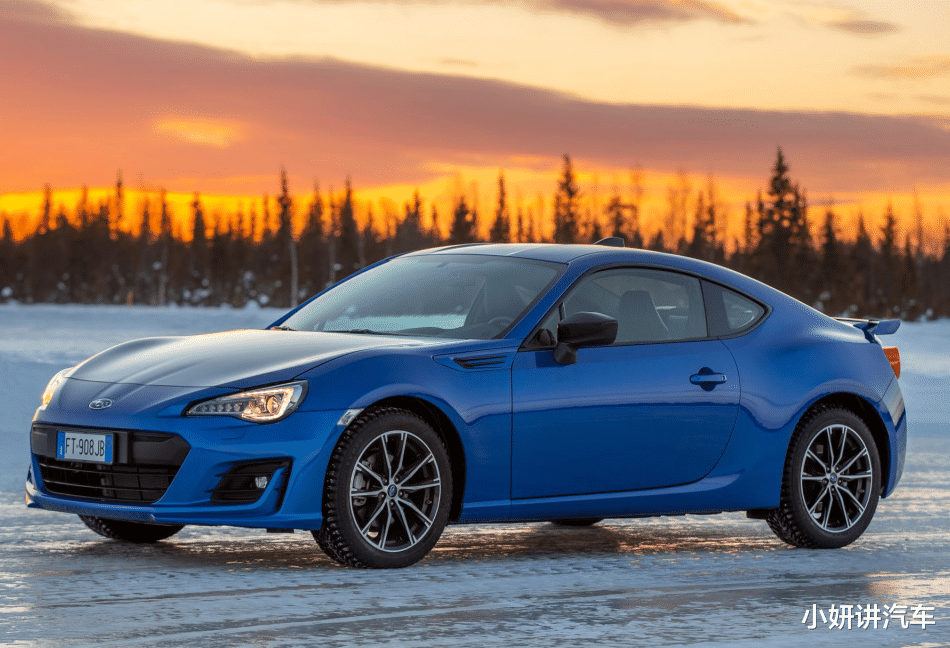 『宝马3系』又一日系亲民跑车！2.0T爆200马力+6AT，比宝马3系出色，配双独悬