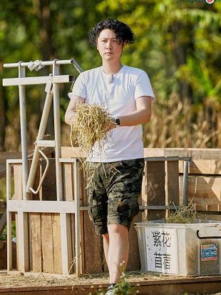 任重|任重拍戏一个月暴瘦20斤，看到减肥前后的对比照，实在令人敬佩