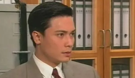 罗嘉良|12年前，他抛弃“糟糠之妻”娶小12岁美娇妻，原配如今怎样了