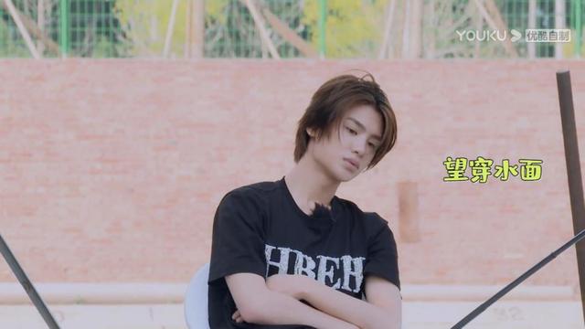 ：黄明昊钓鱼钓了个“寂寞”，原来一开始，他就对自己有清晰认知