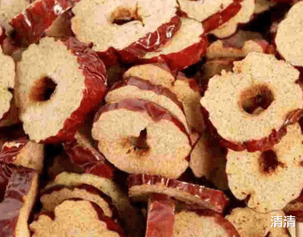 『红枣』原来吃红枣并不能补血?医生:真正补血的2种食物,很多人不爱吃