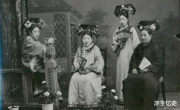 李鸿章|英国想租香港100年，李鸿章却只租了99年，现今才明白他多聪明