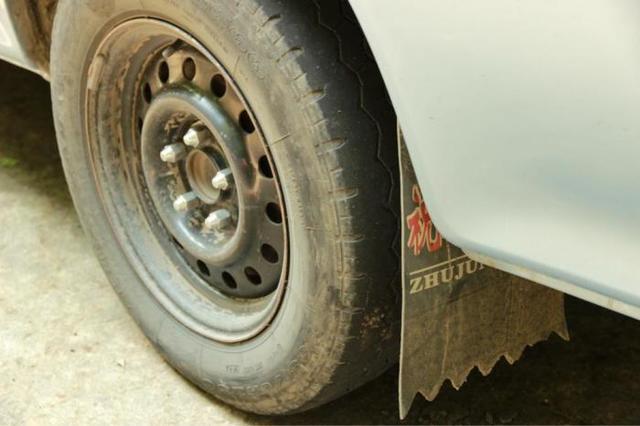 「朝鲜」朝鲜街头的中国车，换标车很多