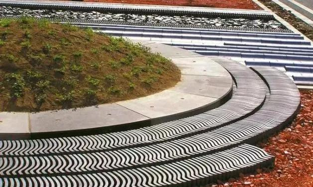 「」当瓦片遇上了设计，看看瓦片这种材料，如今庭院设计中变得不一样