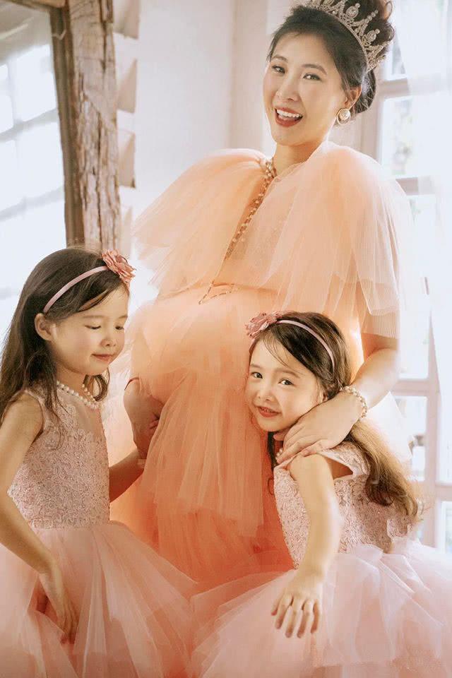 标题党：女子生双胞胎女儿后又生双胞胎儿子，虽然已有4个娃却还想继续生