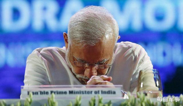 |数万大军还在等棉衣？看到我军的“湖景房”和利器，印军馋哭了！