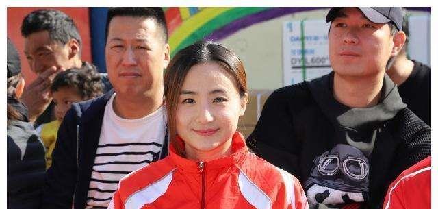 『奥运会』16岁拿到奥运金牌的她，20岁就退役，原因感人，35岁至今单身