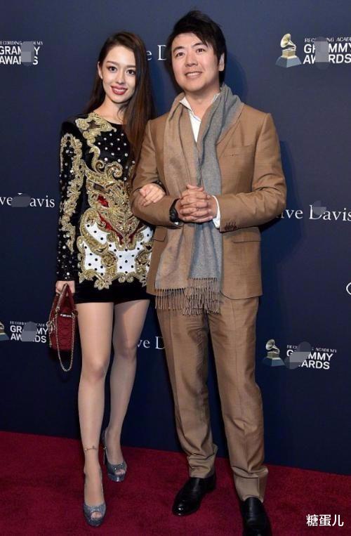 郎朗|郎朗老婆官宣怀孕喜讯，穿蕾丝裙现身，肚子上赘肉已经横着长了！