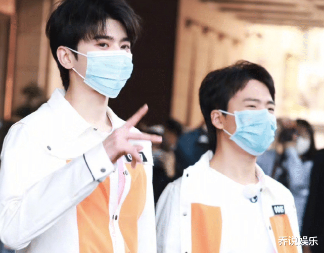 『蔡徐坤』奔跑吧：蔡徐坤叫蔡小葵，关晓彤改关小彤，看到Baby名牌引争议