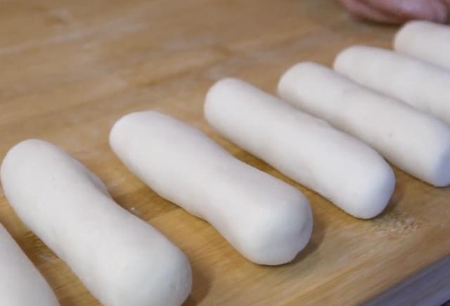 「山药」山药要经常做给孩子吃,这样做金黄酥脆,软糯拉丝,上桌就扫光