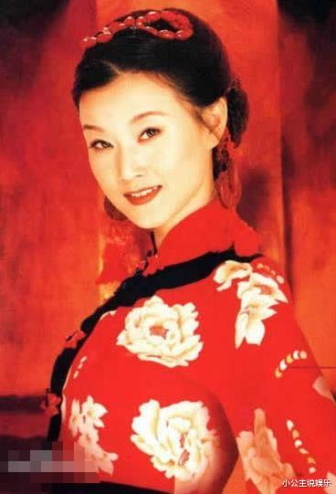 春晚|从\春晚钉子户\到\销声匿迹\，曾现身街头卖唱，如今她怎样？