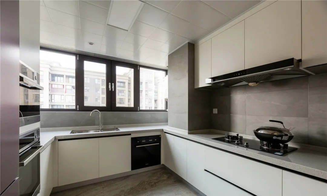 「」135㎡舒适北欧风格新房装修,餐厅餐边柜美观实用