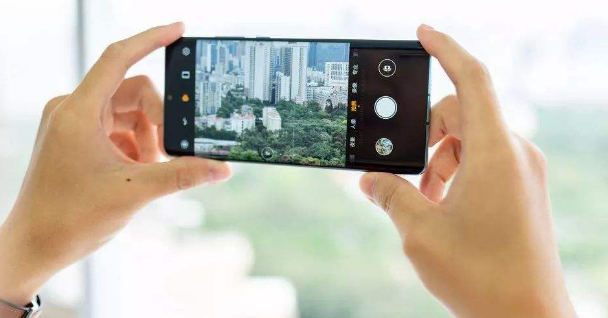 华为p40■打败vivo和小米！5G手机销量王诞生，30天卖出超15万台