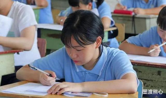 湖南|14年前公然反对高考、故意考0分的湖南女孩,如今她过得怎样?