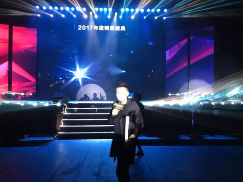 金星|一个惨遭名字“压死”的歌手，金星曾多次劝其换名，如今却沦为服务员