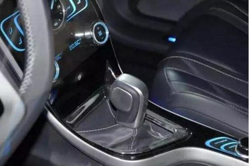 轿车：一汽终于成功了！比思域漂亮10倍，配丰田引擎不足7万，后悔买捷达了