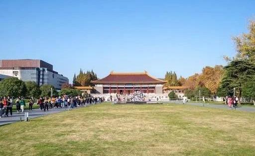 南京|我国最适合老年人旅游的两座城市，退休后值得一去，你觉得怎么样