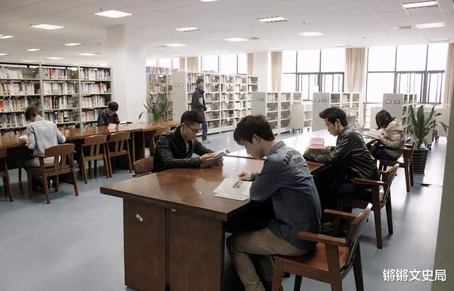 大学生|老牌中专生的“尴尬”：曾经的尖子生，如今却成了时代的弃儿