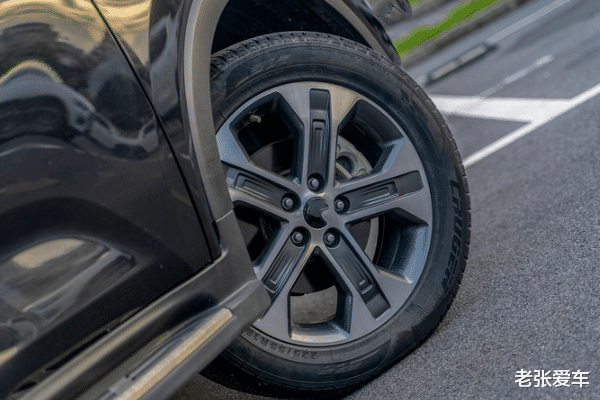 起亚汽车|从16万跌到9.39万，这SUV被捧红了，30天卖出9001辆，碾压途观！