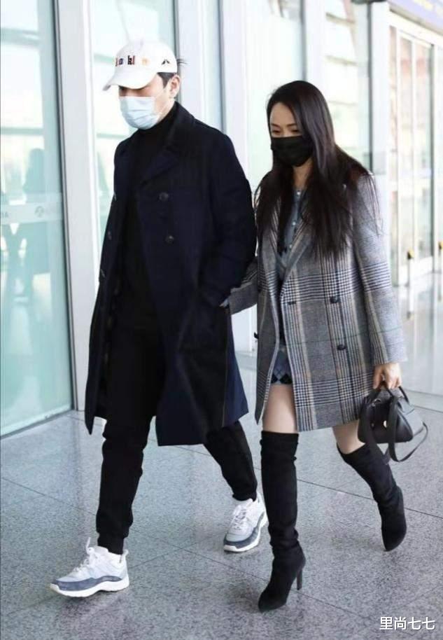 伊能静|秦昊夫妇走机场，伊能静零下8度光腿穿短裙，看着比老公还小