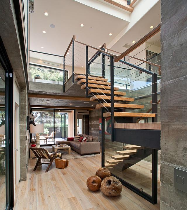 「」自建实木别墅设计,原木风谁不喜欢呢?进屋我就被迷住了!