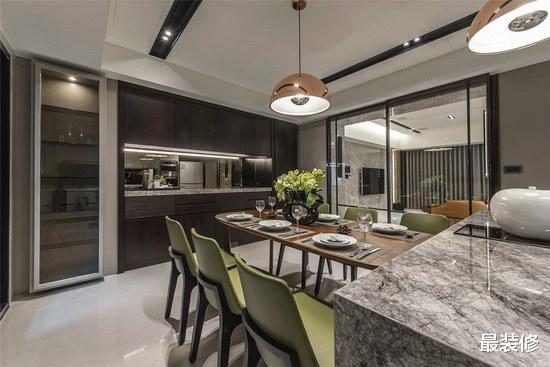 |150平大三室设计，主卧暗藏独立衣帽间，书房装卧榻全屋很实用