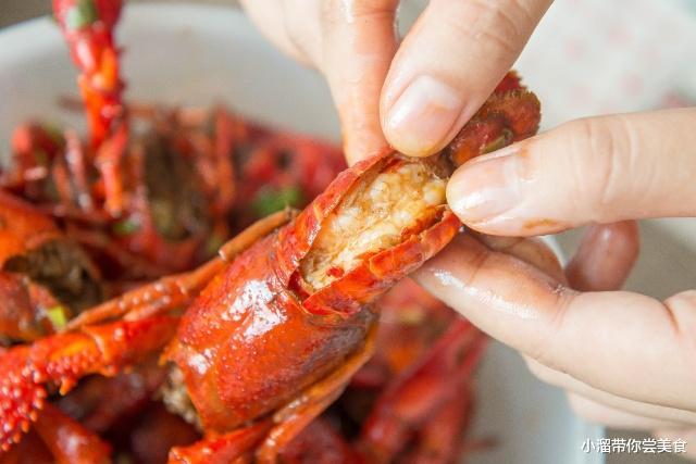 「小龙虾」做小龙虾时，还在傻傻加啤酒？将啤酒换成“它”，3斤不够吃