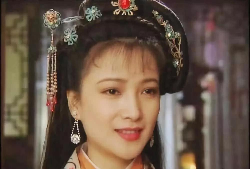 【何晴】何晴：和刘威相恋5年，嫁给3婚许亚军，51岁得脑瘤丈夫不离不弃