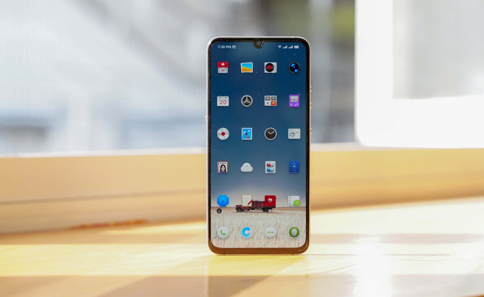 |10月份高性价比旗舰，锤子坚果Pro 4和一加8T，哪个更值得期待？