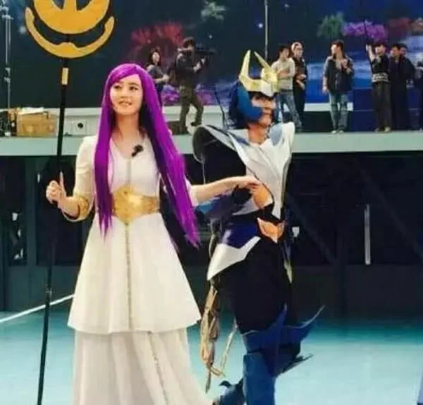 「奔跑吧兄弟」上过奔跑吧的七对情侣，两对正在热恋，一对已分手，最后一对已离婚