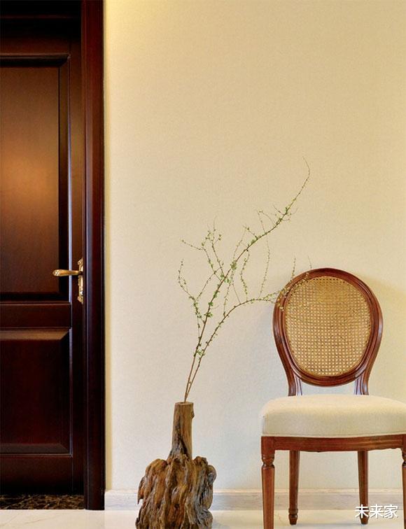 |美式风格四居室装修，餐厅装嵌入式餐边柜，全屋设计稳重大气！