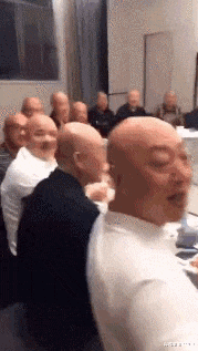 丝袜|为什么现在的职业女生喜欢穿丝袜上班呢！是为了好看吗？