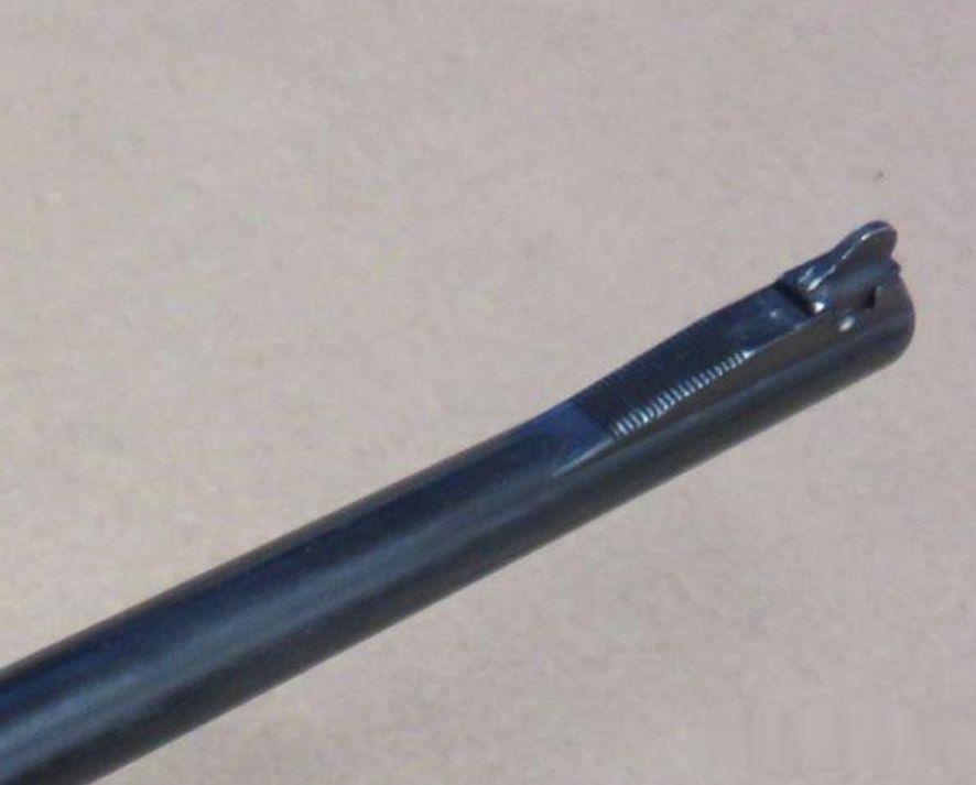 ■这支步枪能拆成两段收纳进枪托，还能在水面漂浮