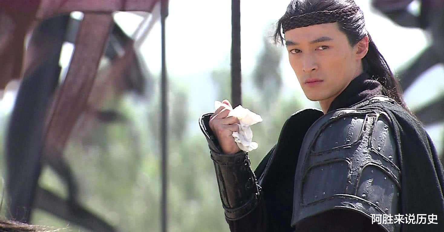 罗云熙|他被嘲与谭松韵搭戏最丑男演员，靠杨紫翻身，今被骂演啥都一样