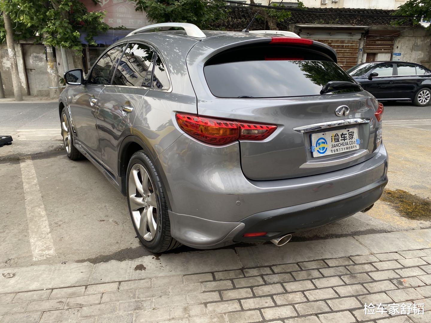 「二手车」当年新车落地130万,如今一车难求,22万买台英菲尼迪FX50值不值?