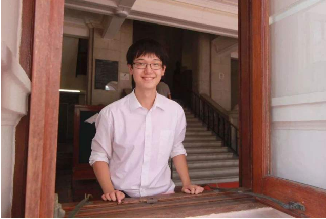 考生高考703分，却“惨遭”11所名校拒绝，用这5字回应