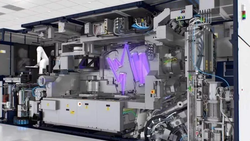 |荷兰光刻机成功非一蹴而就，我国光刻机之路，需历经磨难！