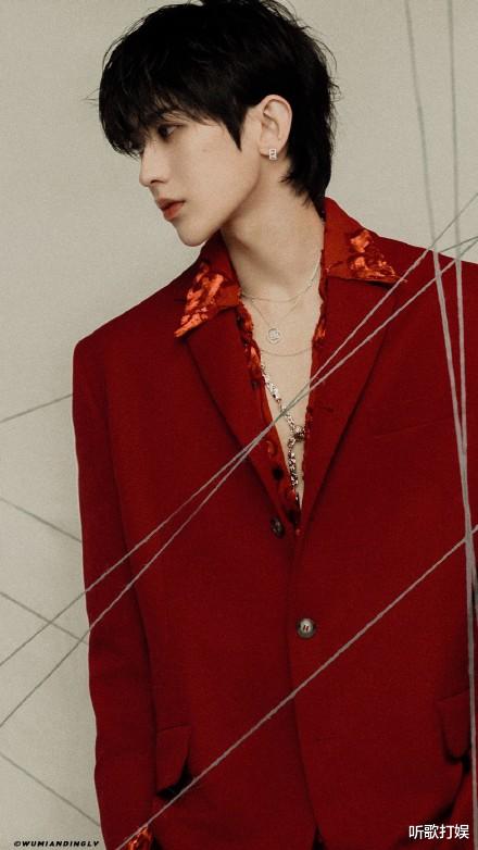 情人|蔡徐坤压轴献唱《情人》，魔改歌词引热议，错误引导还是矫枉过正？