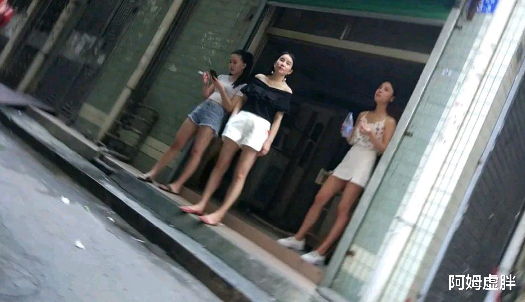 小伙理发进错店,街边理发花了78,嫌贵吐槽被调侃“值不值,你知道”