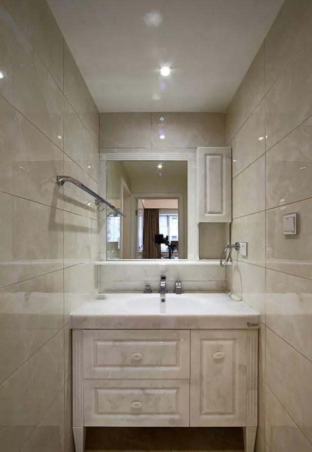 @朋友欧式风的新房装修完工，入户就被迷住了，玄关鞋柜太实用