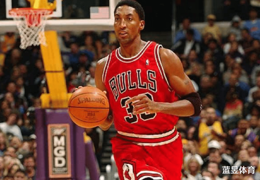 迈克尔·乔丹■詹姆斯比乔丹更强?皮蓬言论惹争议!遭乔丹经纪人猛烈炮轰!