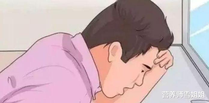 「脾胃」27岁女孩，查出胃癌，医生：3种食物是胃癌的“祸根”，最好少吃