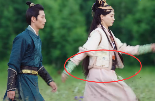 唐嫣|唐嫣新剧开播被全网嘲笑，穿古装肚子不忍直视，一分钟都看不下去了