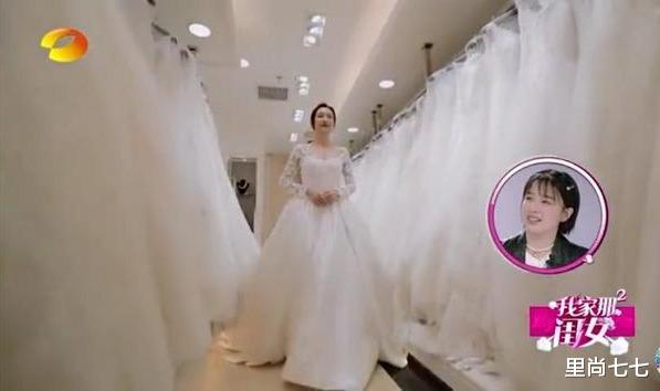 『王鸥』王鸥母女仨同框！与妹妹颜值差别大，妈妈态度冷漠对俩女儿大不同