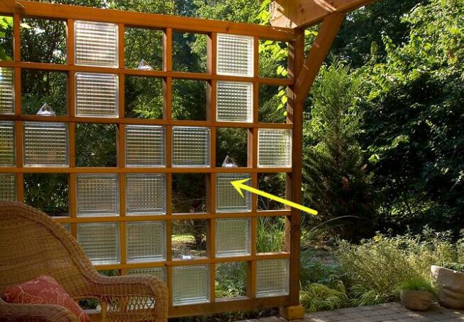 榻榻米|你家院子廊架还用木头来搭？我家改用钢管做框架，使用寿命长一半