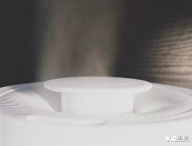 护肤品▲4款受欢迎却没什么用的护肤品，很多人都入坑，你用过几个？